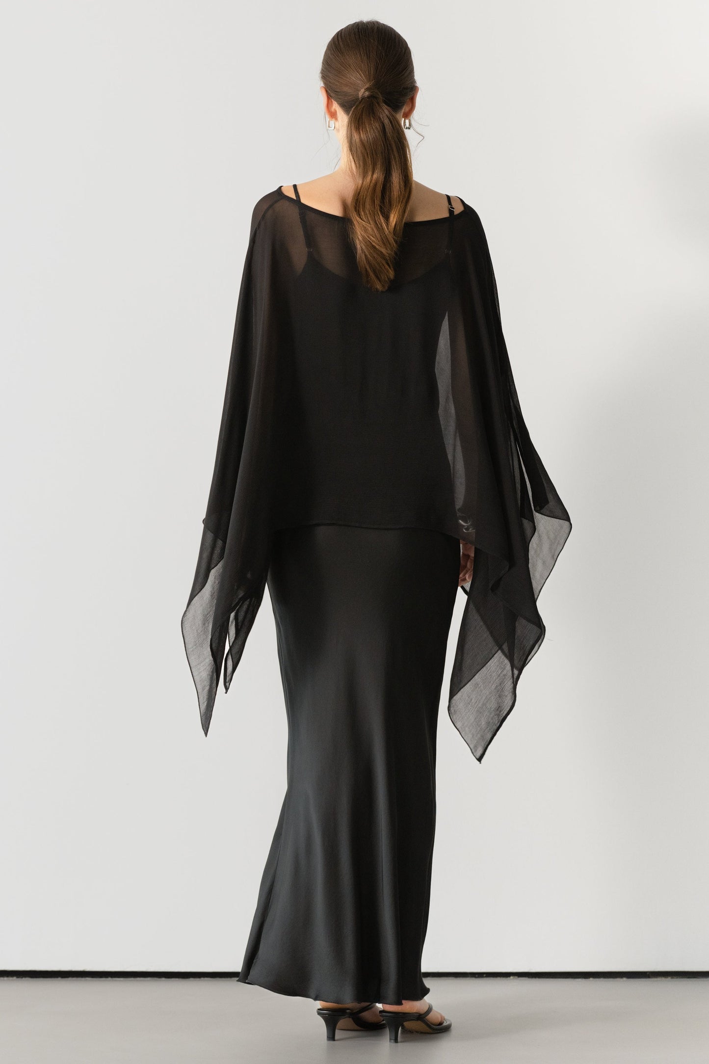 Emberly Lightweight Poncho | Black