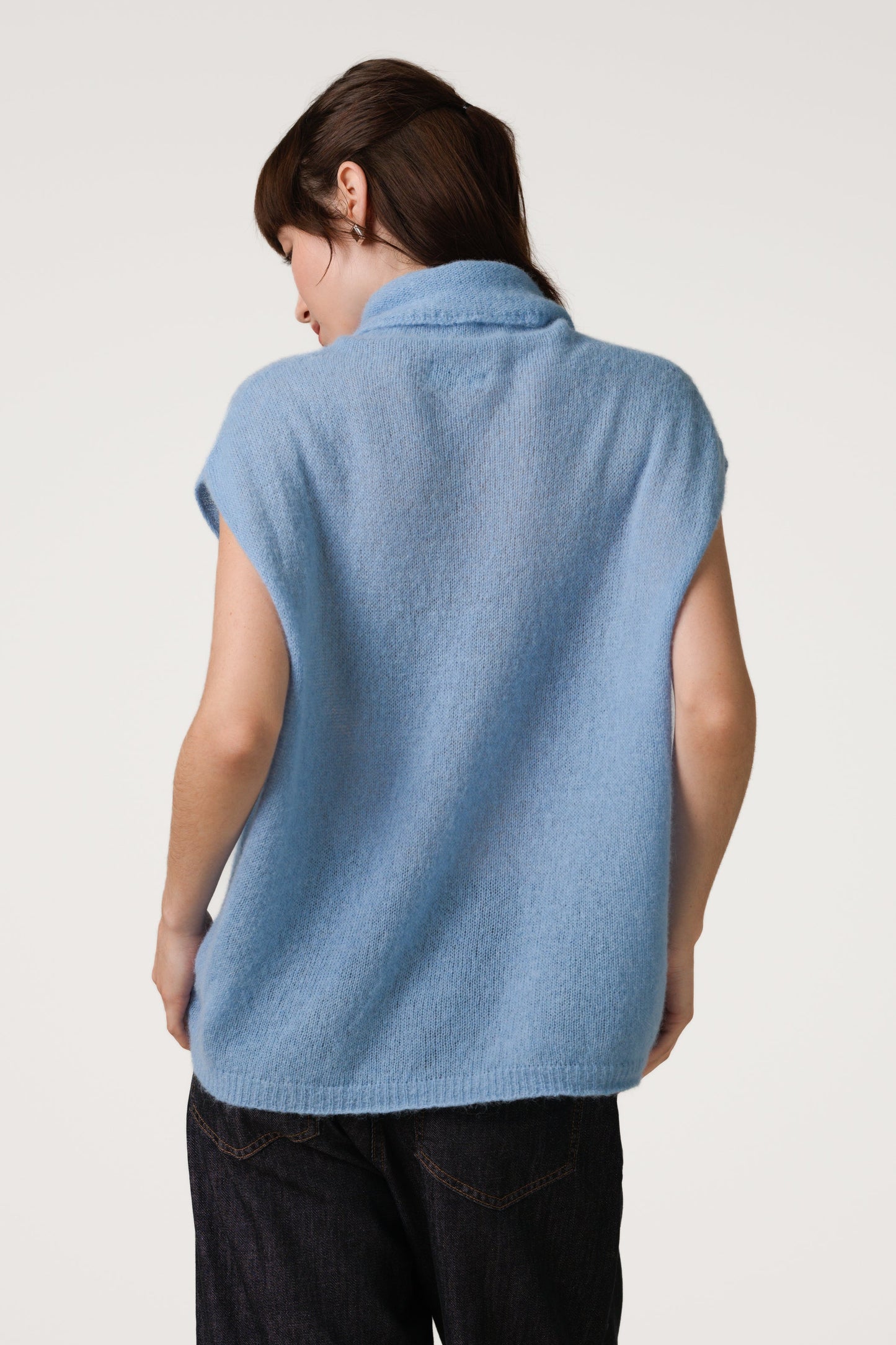 Nyx Sleeveless Turtleneck | Sky Blue | Alpaca-Wool Blend