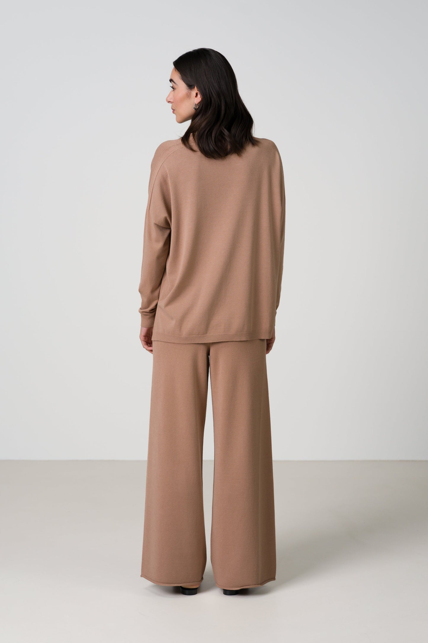 Layla V Neck Sweater | Chestnut Brown | Fine Knit