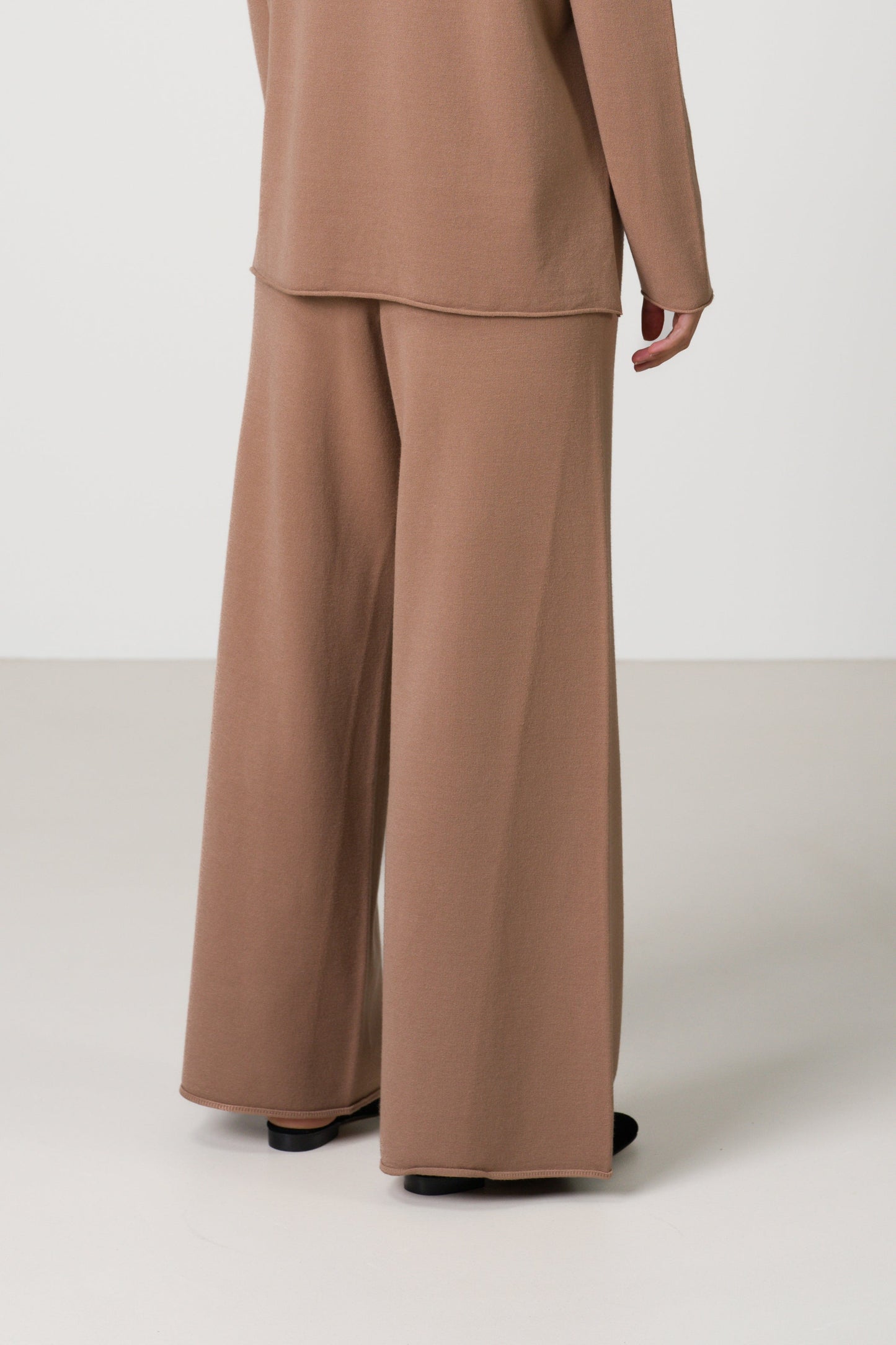 Kaia Elastic Waist Pants | Chestnut Brown | Fine Knit