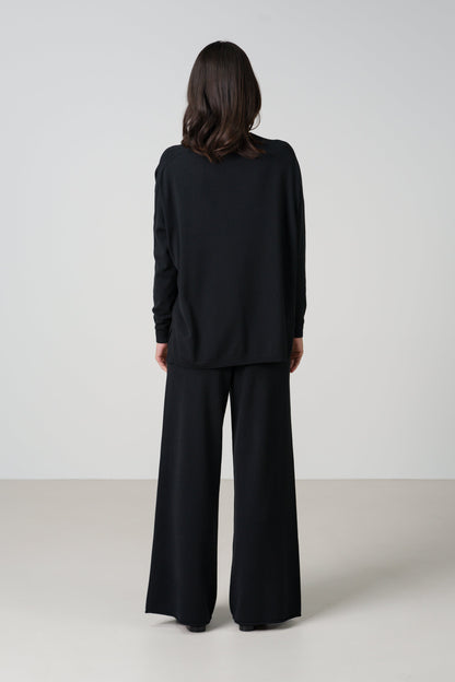 Layla V Neck Sweater | Black | Fine Knit