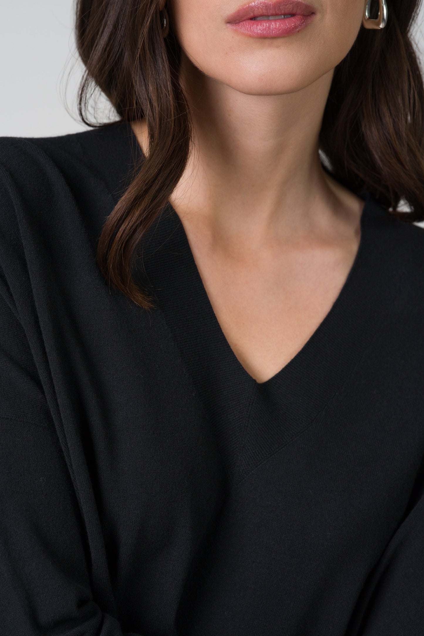 Layla V Neck Sweater | Black | Fine Knit