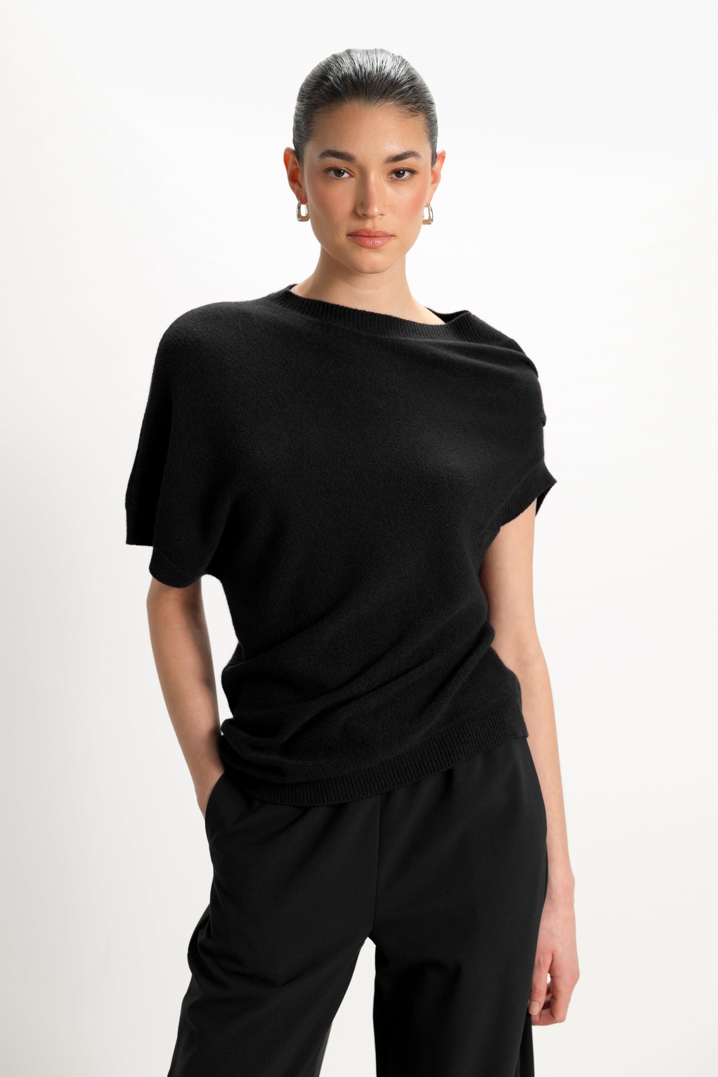 Vivienne Asymmetric Knit | Black