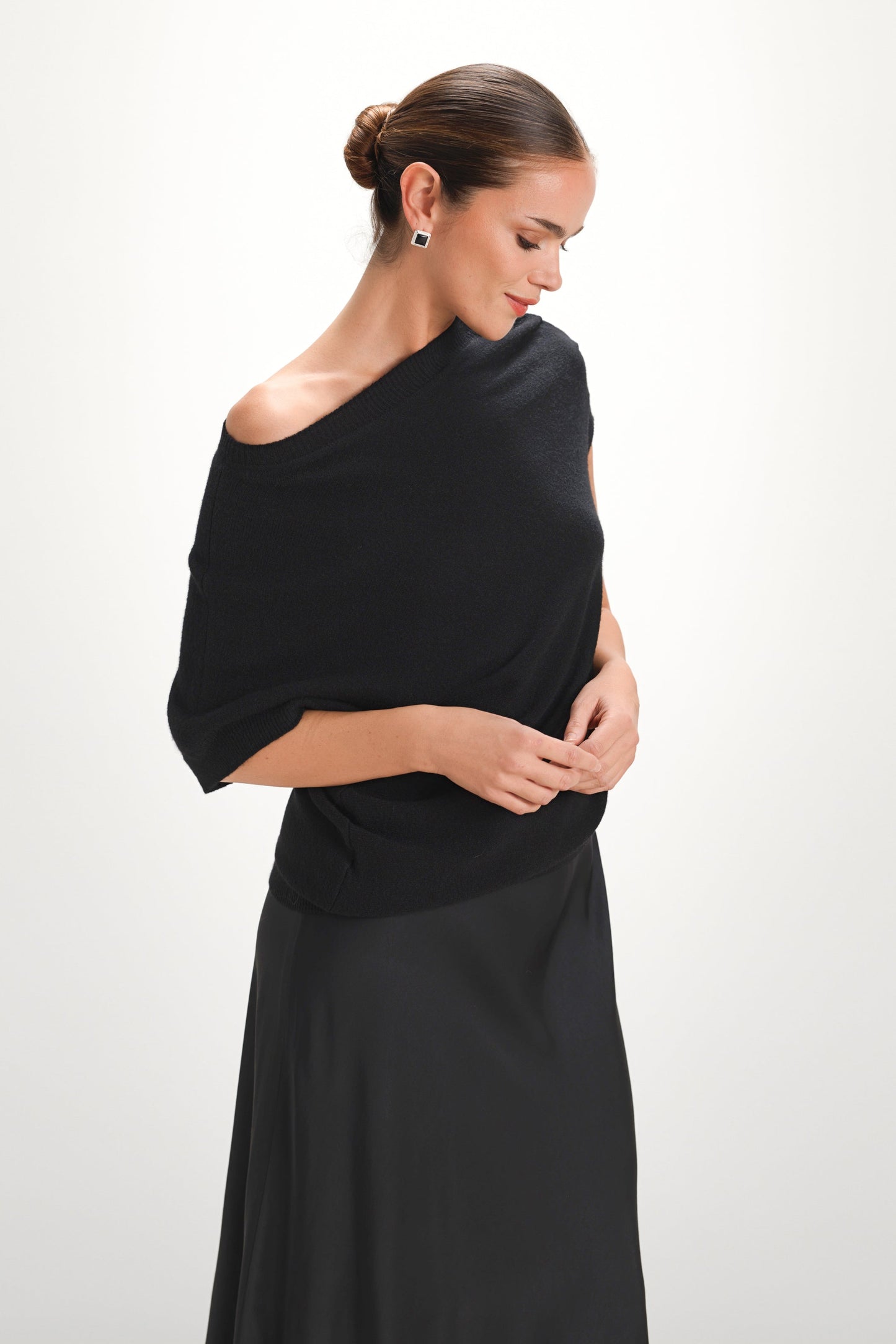 Vivienne Asymmetric Knit | Black